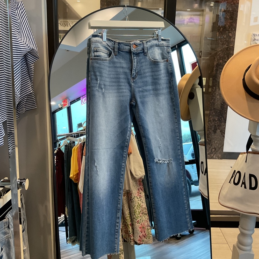Light Med-Rise Straight Jeans